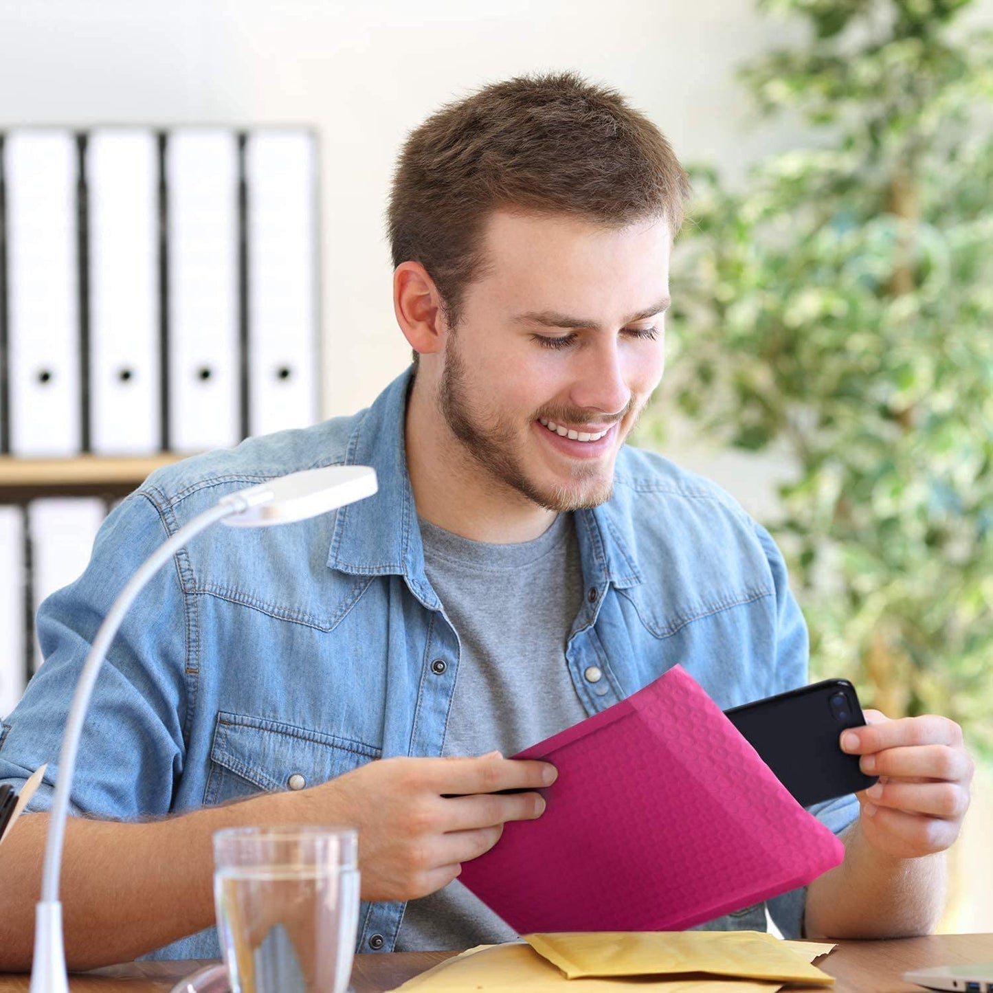 8.5x12 Bubble-Mailer Padded Envelope | Hot Pink